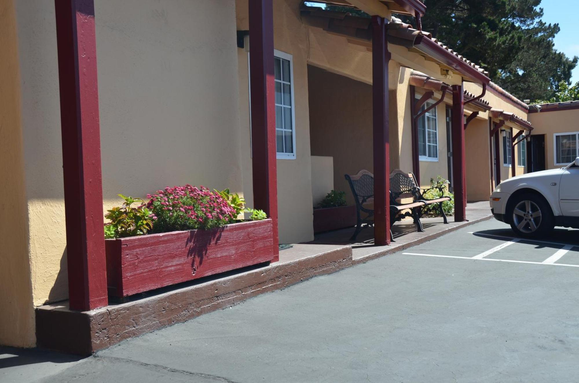 Tamalpais Motel 2*