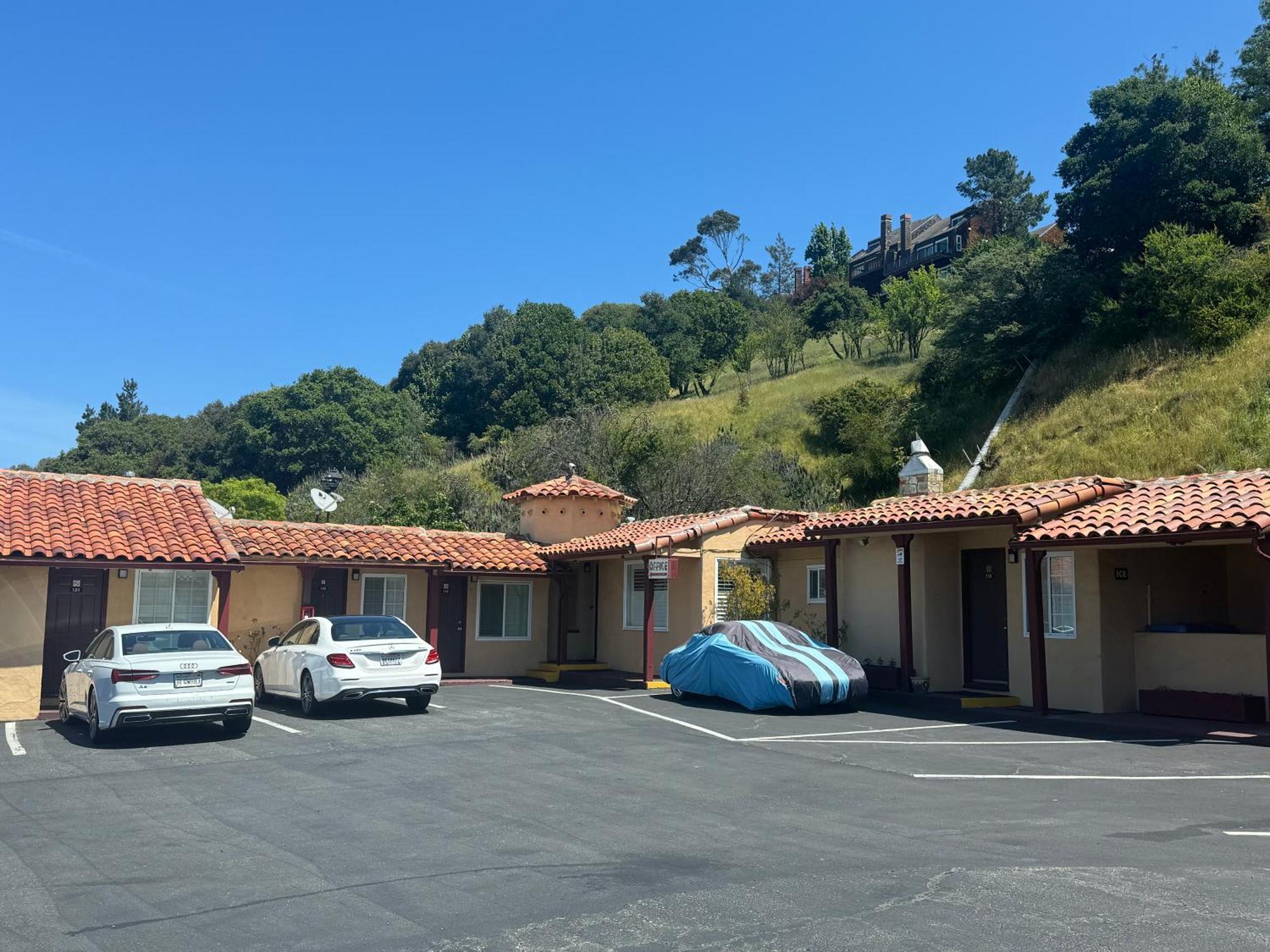 Tamalpais Motel 2*