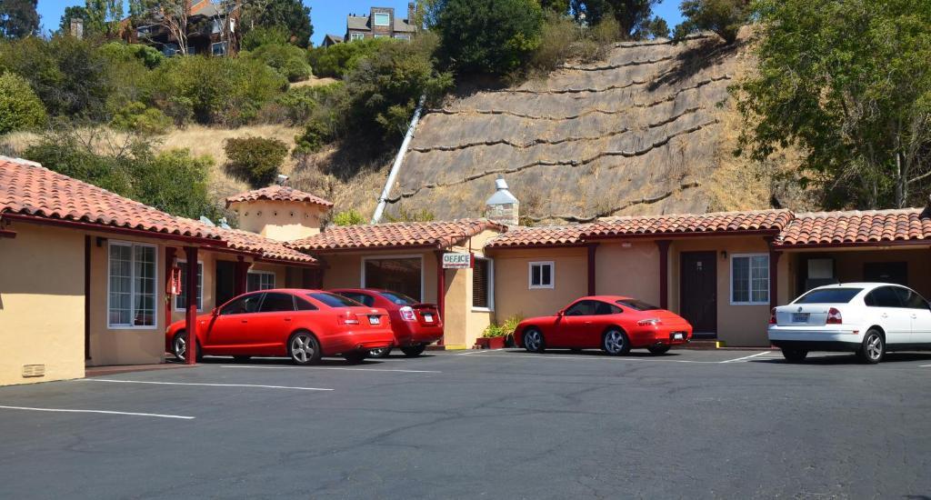 Tamalpais Motel 2*